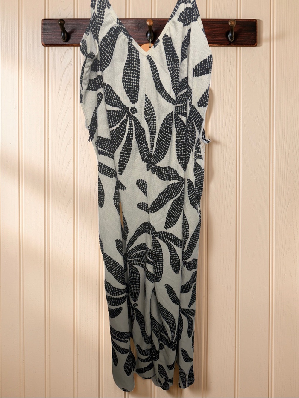 Harlow & Rose Spaghetti StrapV-Neck Leaf-Print Jumpsuit in Black and White